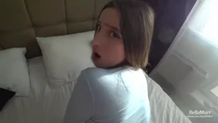 Anny Walker, uma famosa do OnlyFans deliciosa, pega seu meio-irmão assistindo pornografia e resolve fazer sexo com ele, que é bem-dotado