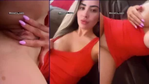 Simone Oliveira mostra seu privacy ao exibir sua anatomia no clique