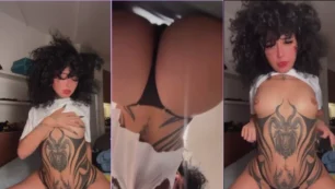 Menina gostosa ali, com a calcinha enfiada e as teta à mostra