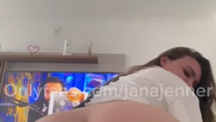 OnlyFans da Jana Jenner mostrando todo seu charme com o bundão à mostra e seu Privacy em jogo!
