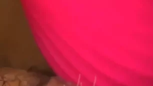Vanessinha Vailatti se delicia com sua bucetinha bem molhadinha