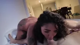 Larissa Piu Piu tá se jogando no Privacy, fazendo um boquete e se exibindo na cama com aquele sexo amador bem caliente do Brasil